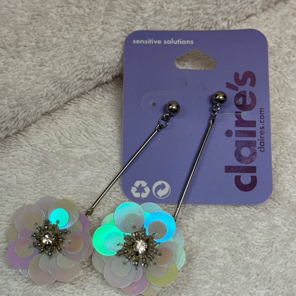 Claire's Shimmering white iridescent Earrings, NWT